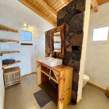 Vitamin Sea בית הארחה לאחארס